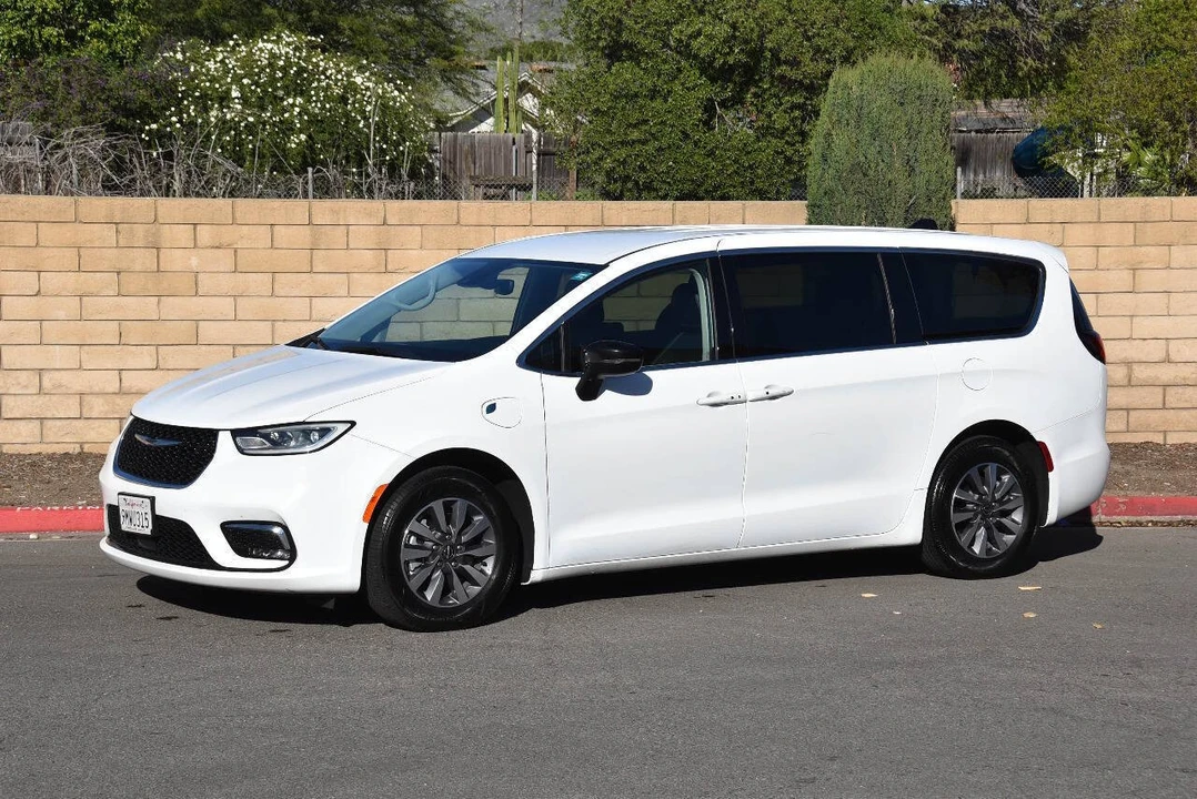 2024 Chrysler - Image 17 of 21
