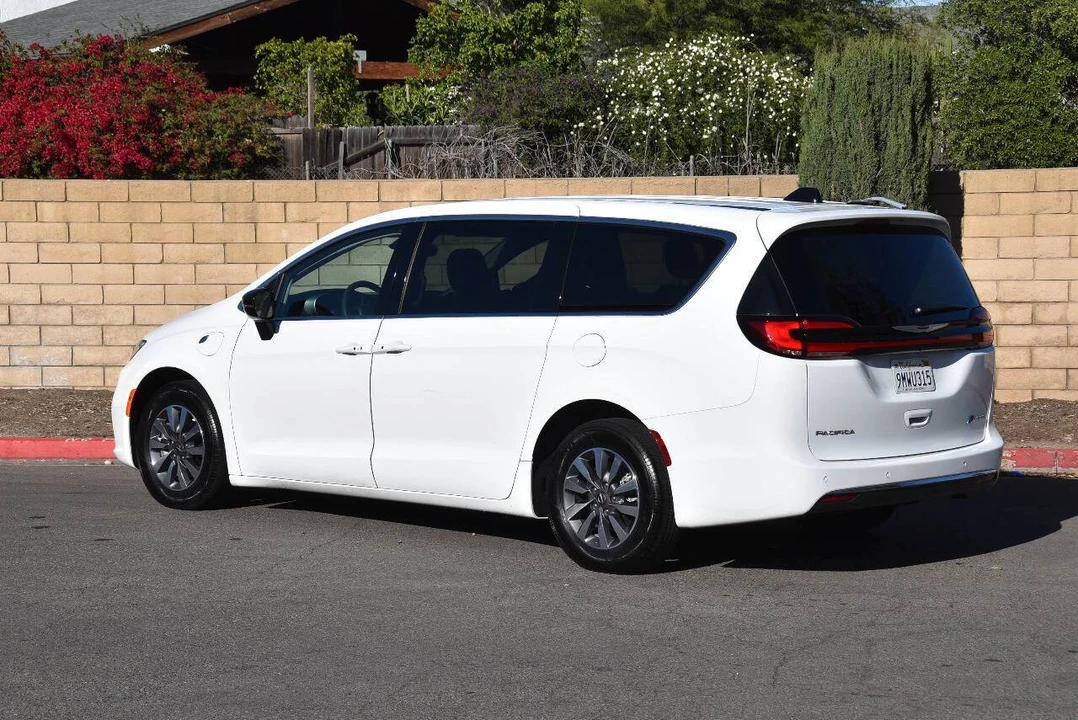 2024 Chrysler - Image 18 of 21