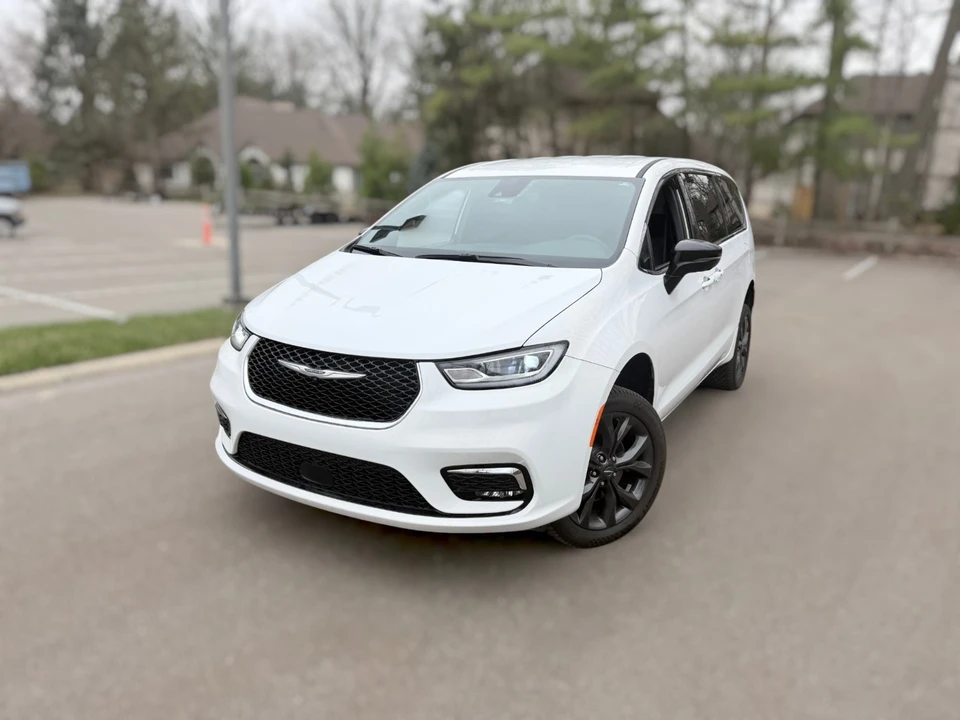 2024 Chrysler - Image 11 of 21