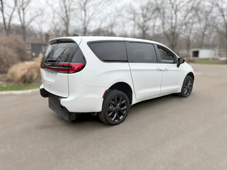 2024 Chrysler - Image 21 of 21