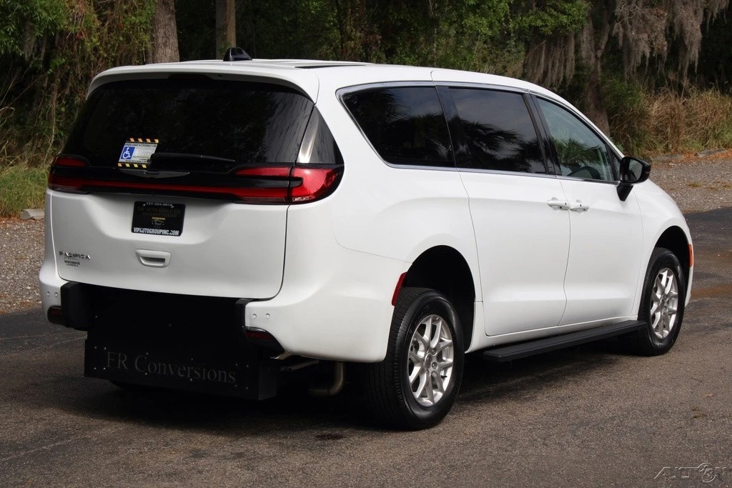 2024 Chrysler - Image 15 of 21