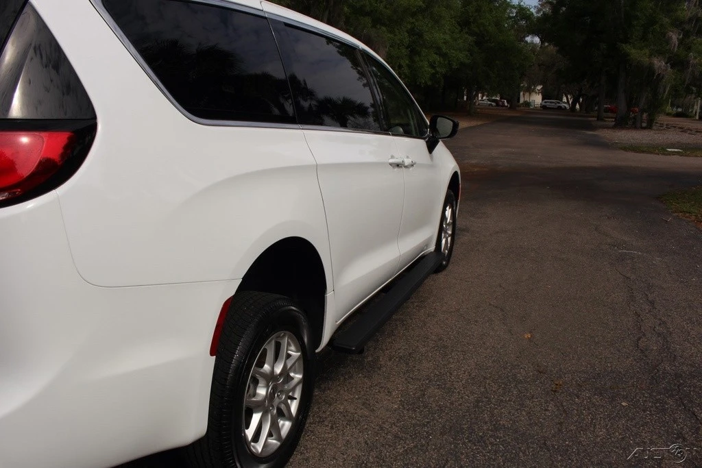 2024 Chrysler - Image 18 of 21
