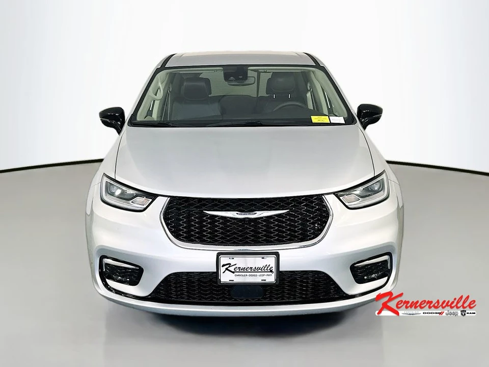 2024 Chrysler - Image 2 of 21