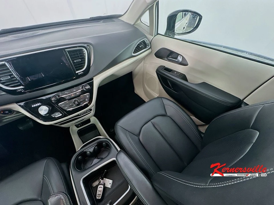 2024 Chrysler - Image 11 of 21