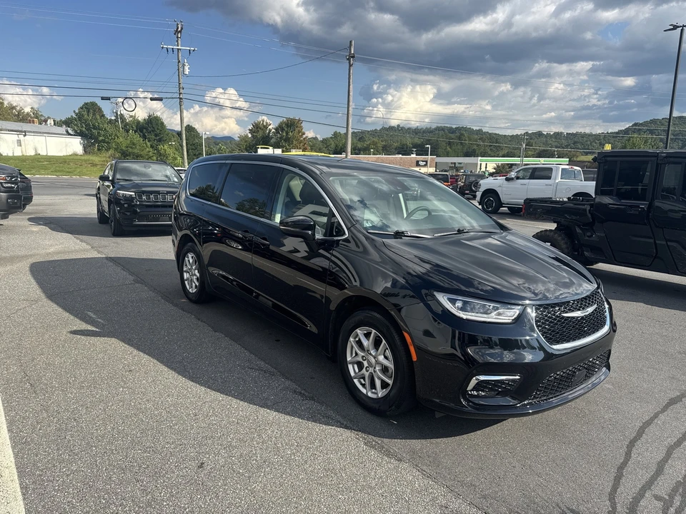 2024 Chrysler - Image 6 of 24