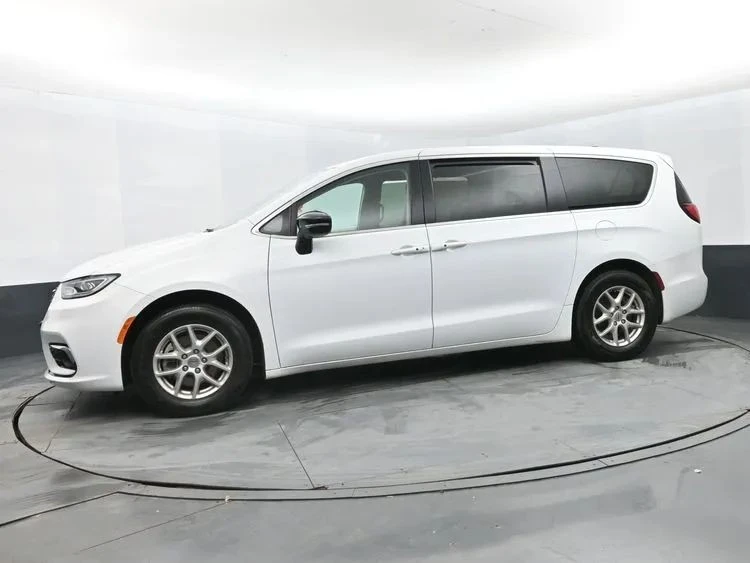 2024 Chrysler - Image 5 of 12