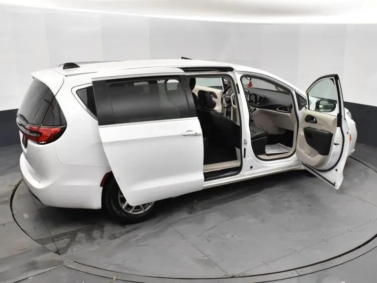 2024 Chrysler - Image 6 of 12