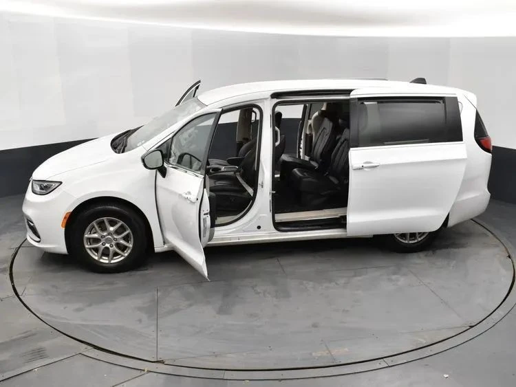 2024 Chrysler - Image 7 of 12