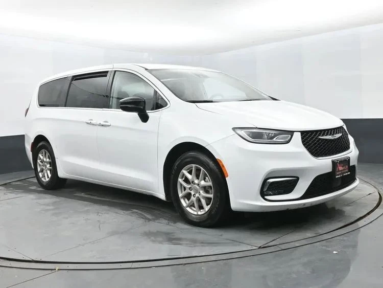 2024 Chrysler - Image 2 of 12