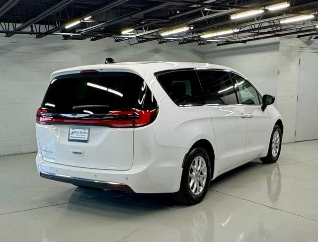 2024 Chrysler - Image 3 of 21