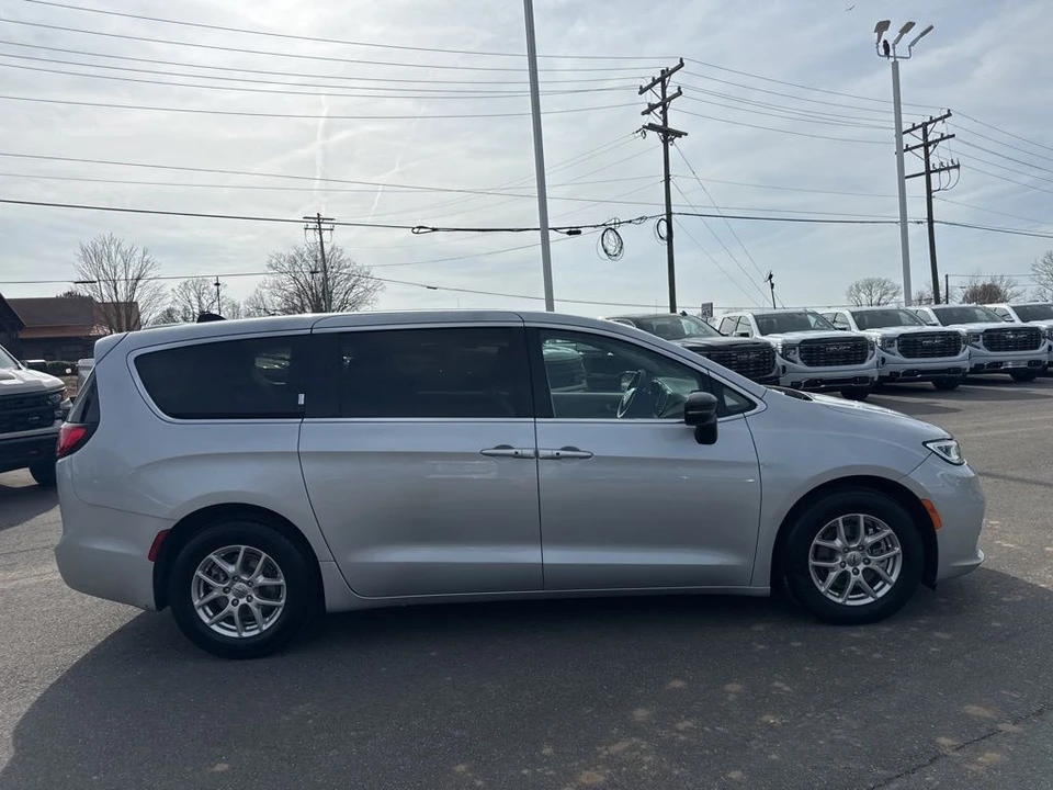 2024 Chrysler - Image 6 of 12