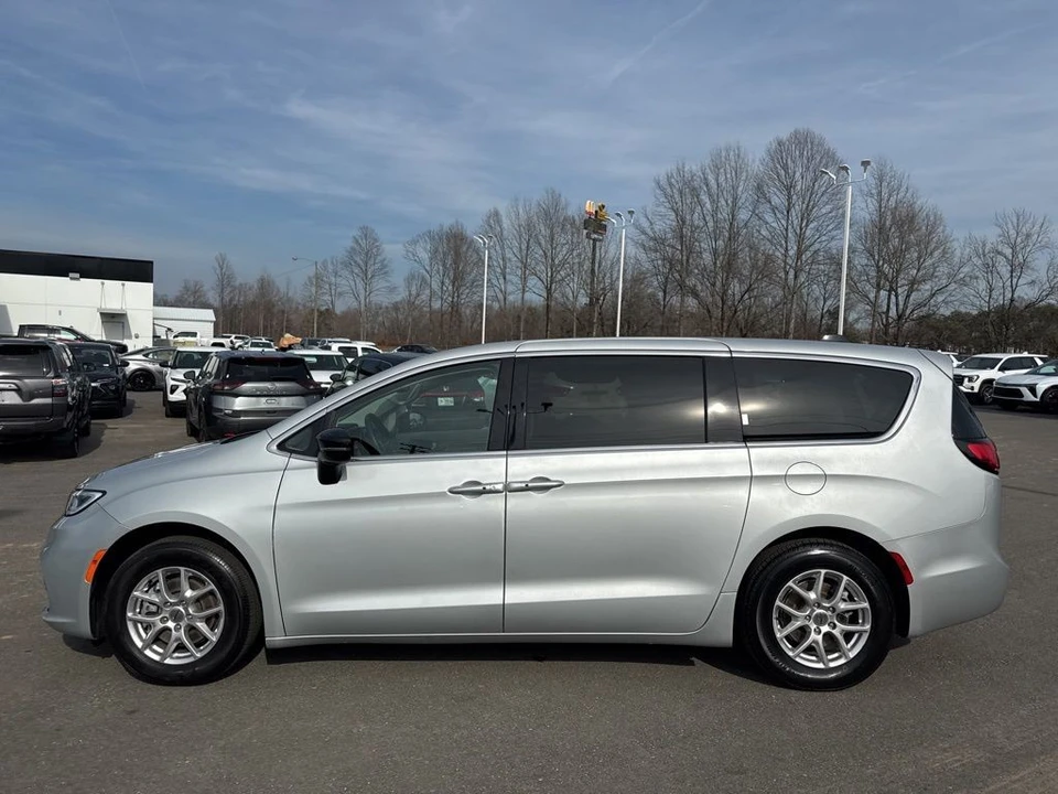 2024 Chrysler - Image 2 of 21