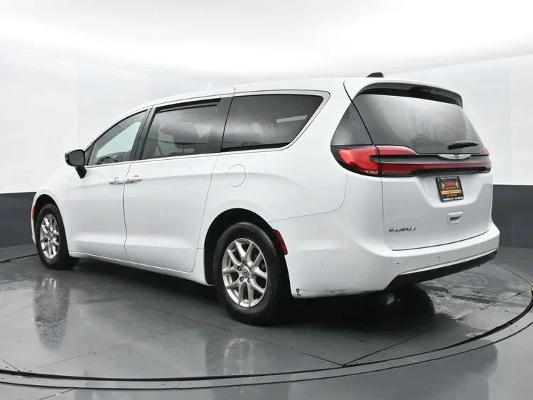 2024 Chrysler - Image 9 of 12