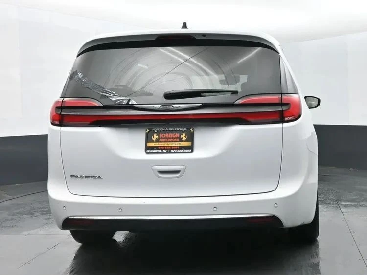 2024 Chrysler - Image 8 of 12