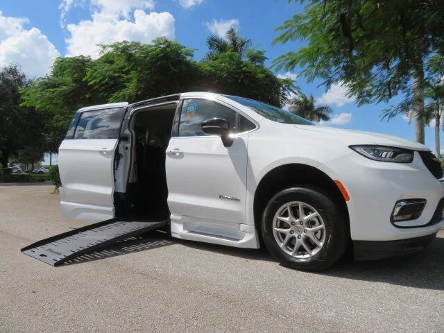 2024 Chrysler - Image 4 of 21