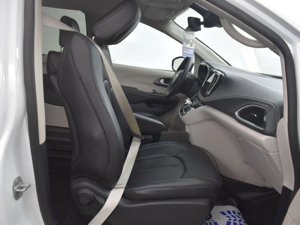 2024 Chrysler - Image 18 of 21