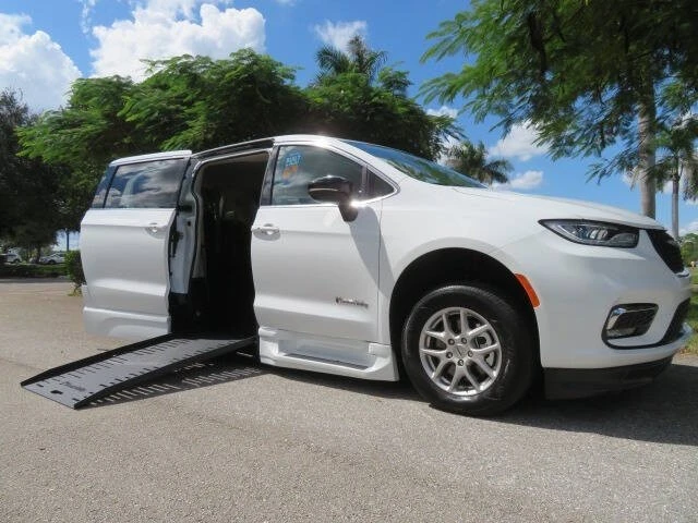 2024 Chrysler - Image 6 of 21