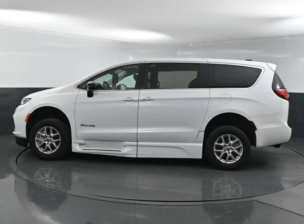 2024 Chrysler - Image 15 of 21