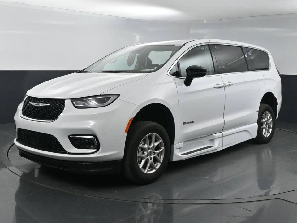 2024 Chrysler - Image 13 of 21