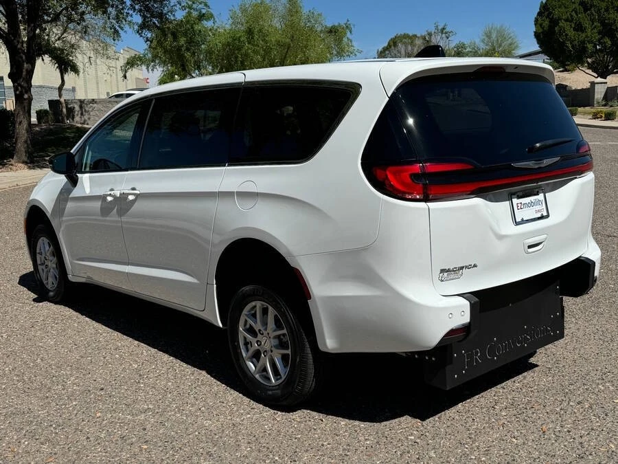 2024 Chrysler - Image 14 of 16