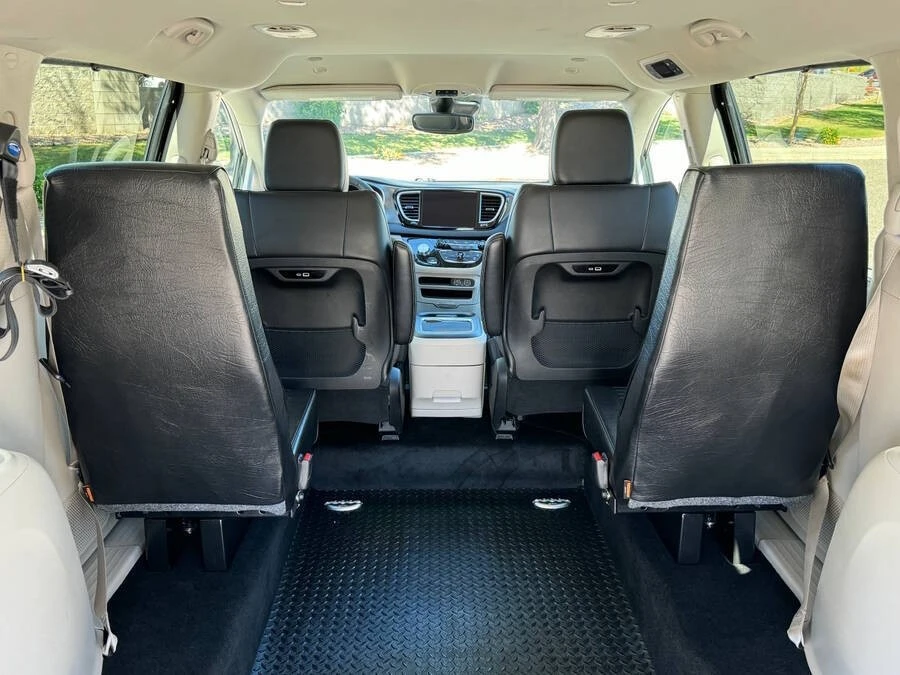 2024 Chrysler - Image 12 of 16