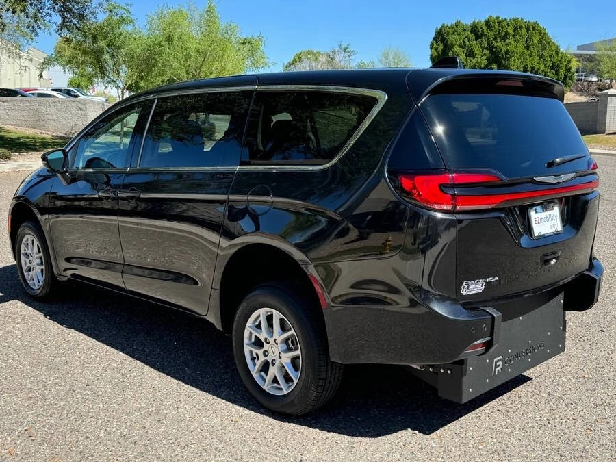 2024 Chrysler - Image 14 of 16