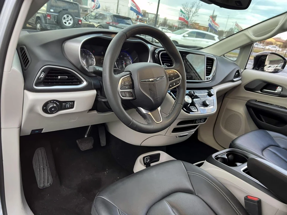 2024 Chrysler - Image 12 of 21