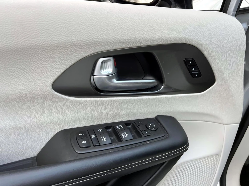 2024 Chrysler - Image 18 of 21