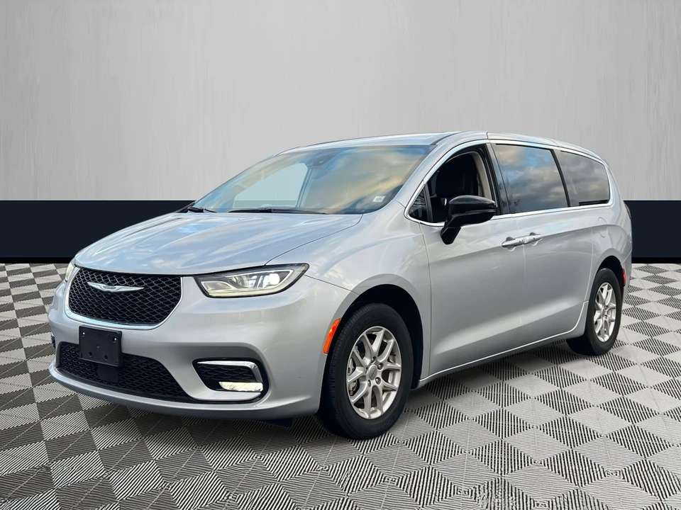 2024 Chrysler - Image 2 of 21