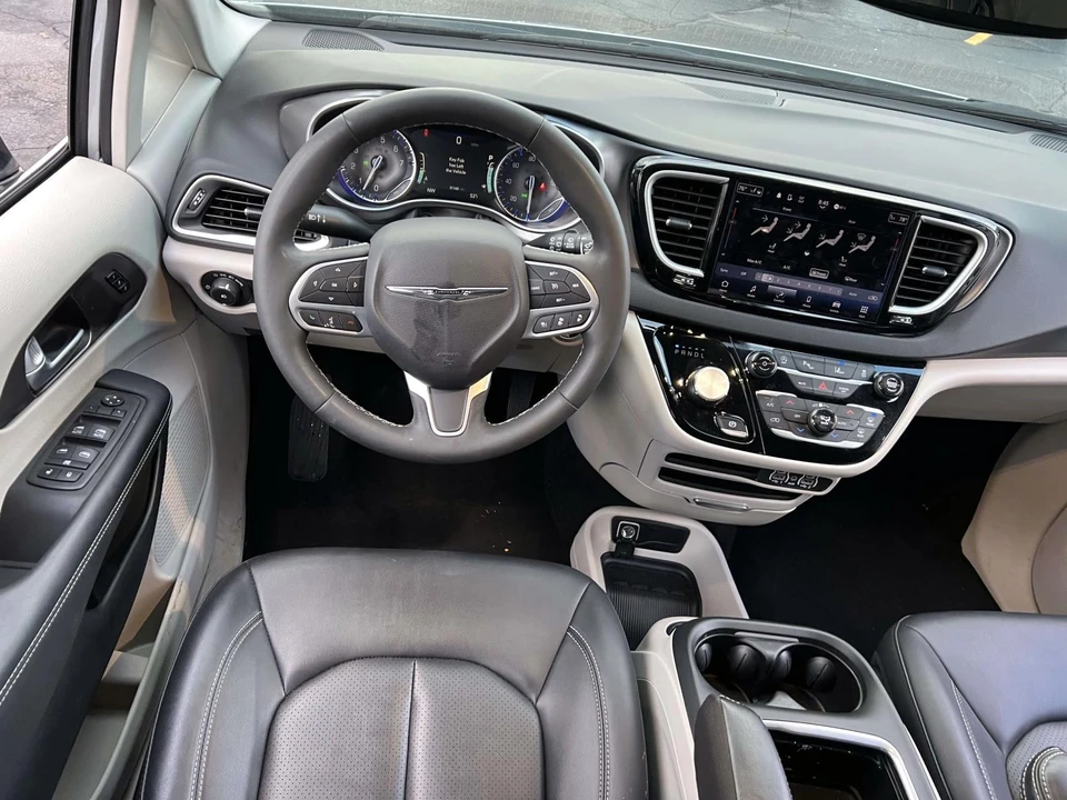 2024 Chrysler - Image 13 of 21