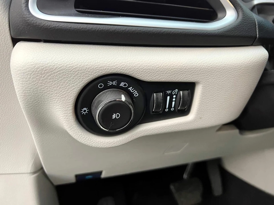 2024 Chrysler - Image 17 of 21