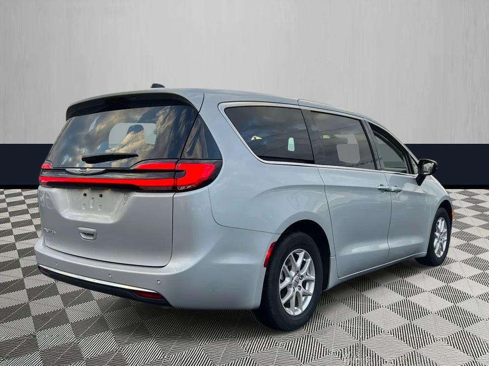 2024 Chrysler - Image 4 of 21