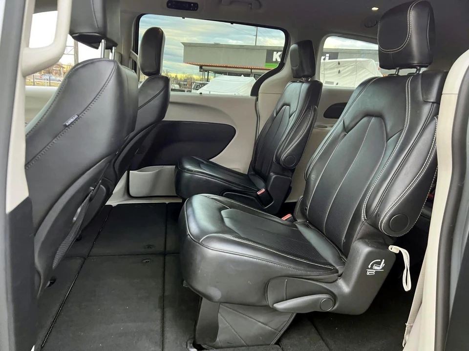 2024 Chrysler - Image 11 of 21