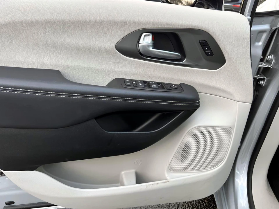 2024 Chrysler - Image 14 of 21