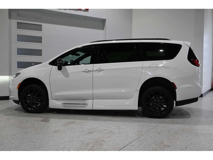 2024 Chrysler - Image 9 of 12