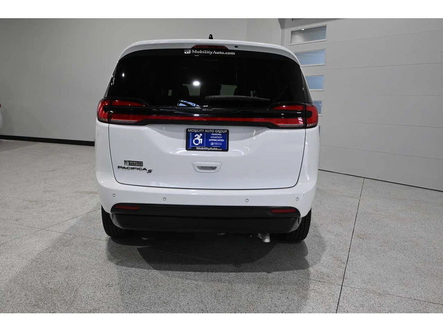 2024 Chrysler - Image 7 of 12