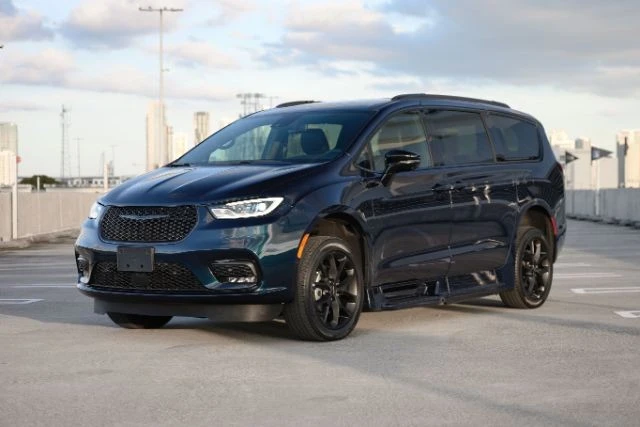2024 Chrysler - Image 11 of 17