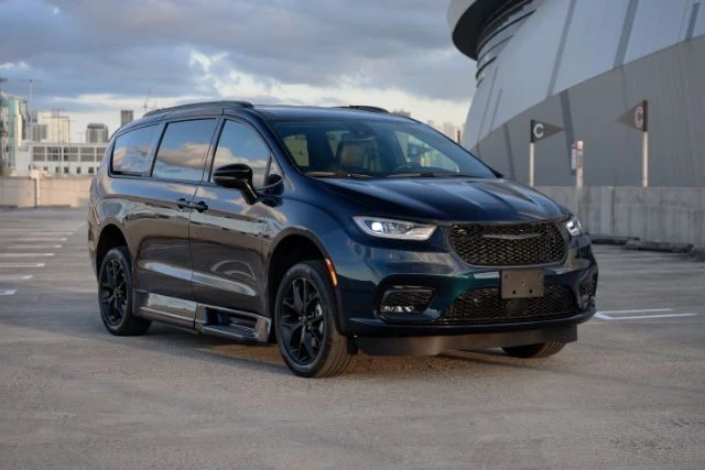 2024 Chrysler - Image 7 of 17