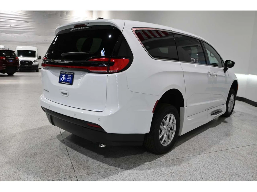 2024 Chrysler - Image 6 of 12