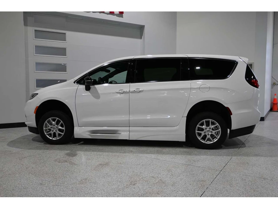 2024 Chrysler - Image 9 of 12