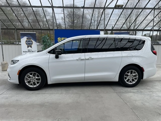 2024 Chrysler - Image 13 of 21