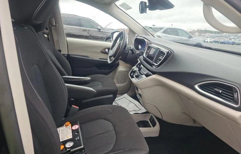 2024 Chrysler - Image 7 of 9