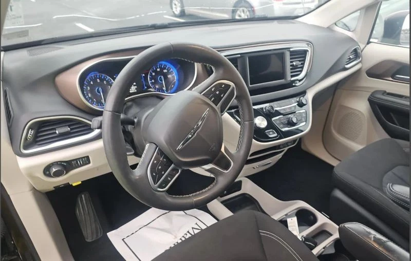 2024 Chrysler - Image 4 of 9