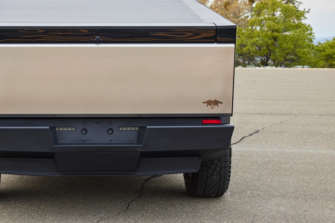 2024 Tesla Cybertruck - Image 11 of 31