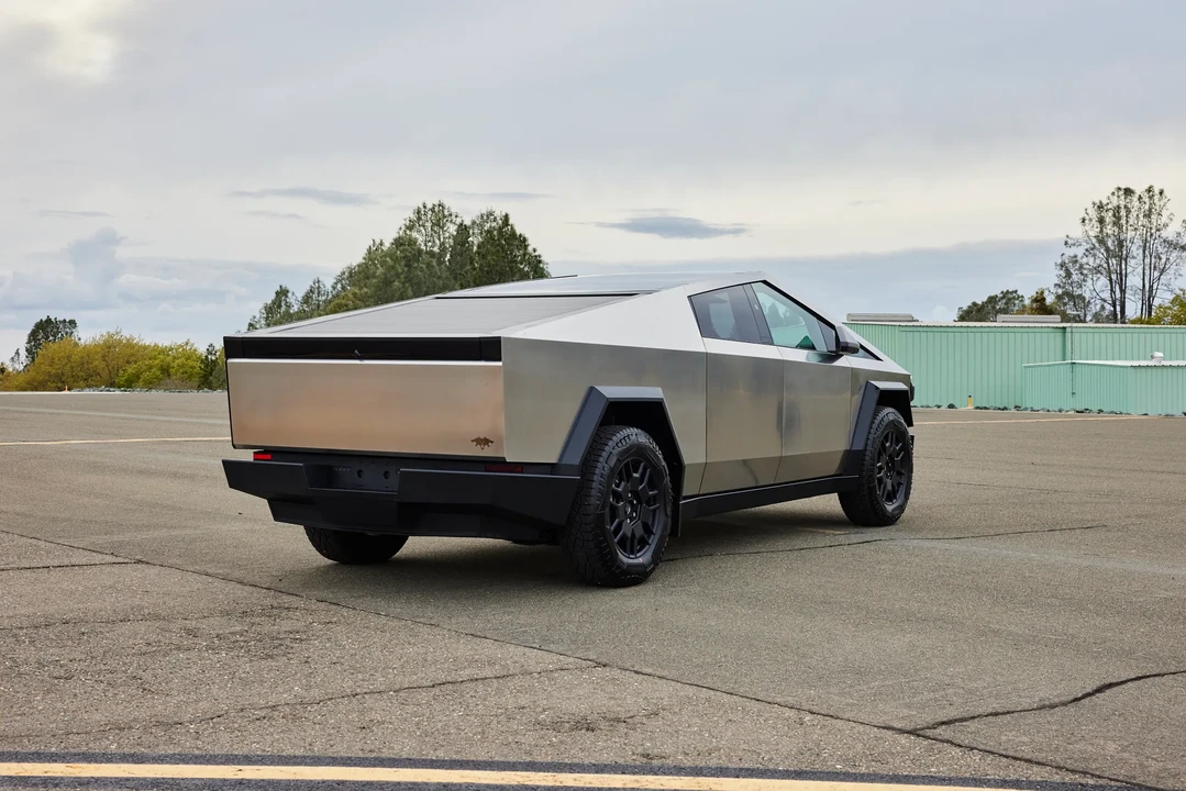 2024 Tesla Cybertruck - Image 9 of 31