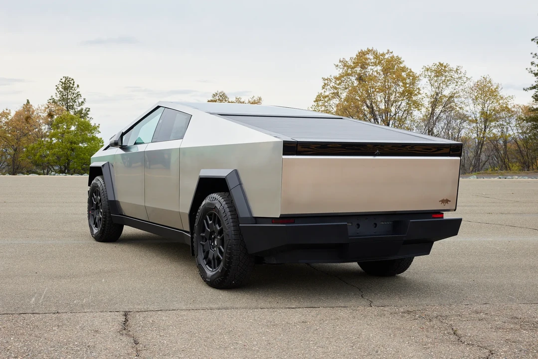 2024 Tesla Cybertruck - Image 13 of 31