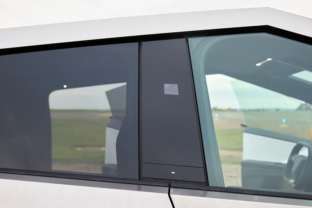 2024 Tesla Cybertruck - Image 23 of 31