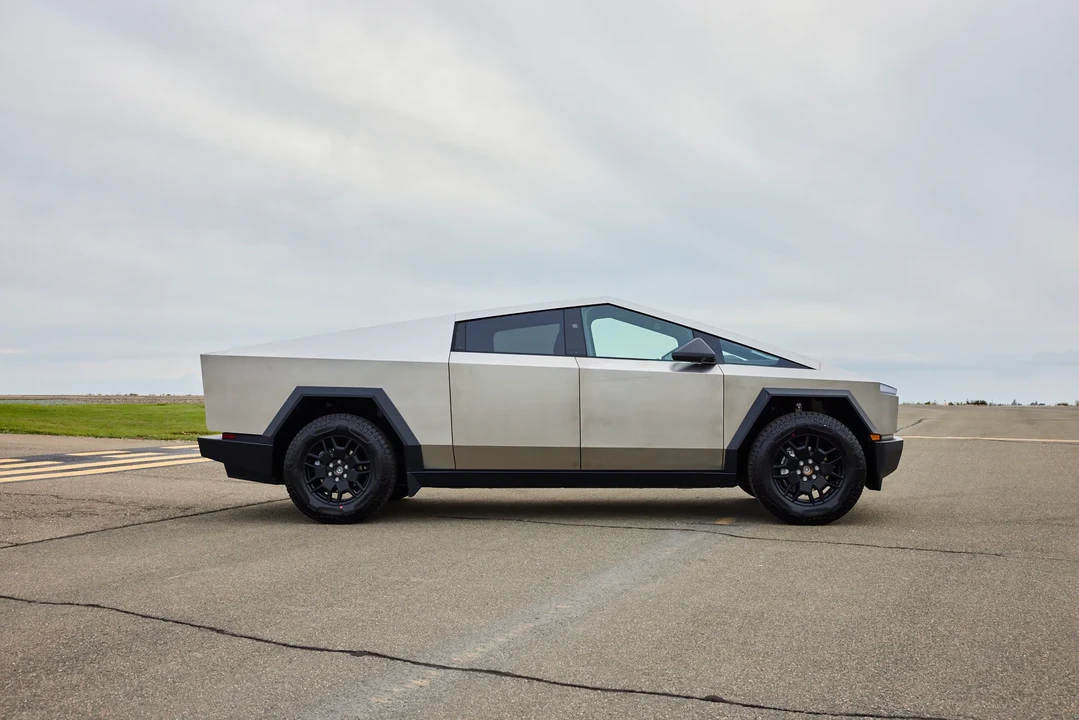 2024 Tesla Cybertruck - Image 7 of 31