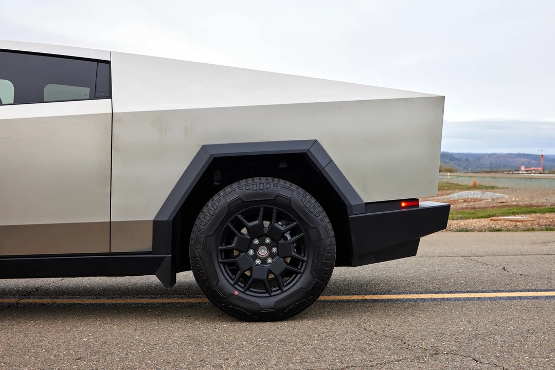 2024 Tesla Cybertruck - Image 20 of 31