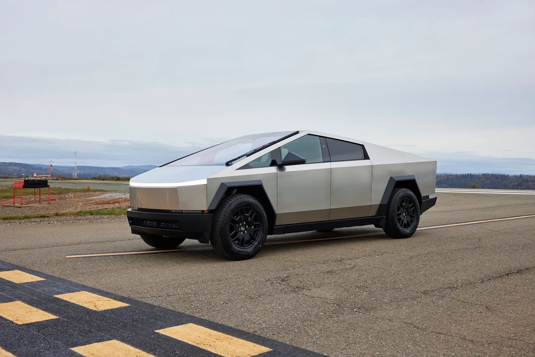 2024 Tesla Cybertruck - Image 14 of 31